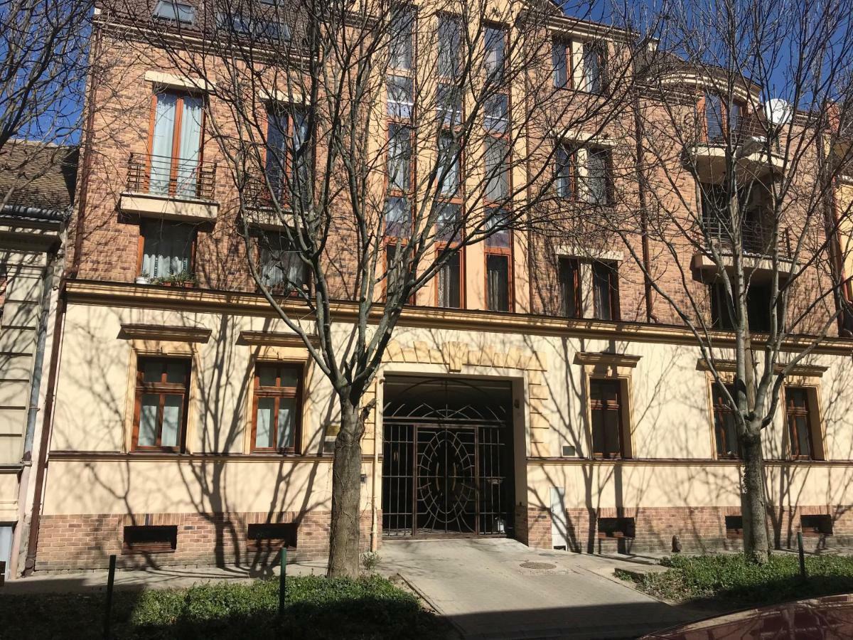 Ik Apartment Debrecen Exterior photo